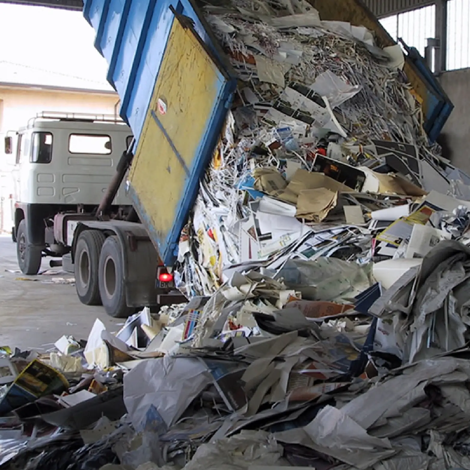 Azienda di trasporto rifiuti conto terzi a Brescia